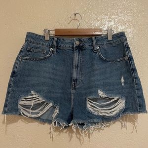 Forever 21 High Rise Distressed Denim Shorts sz 31